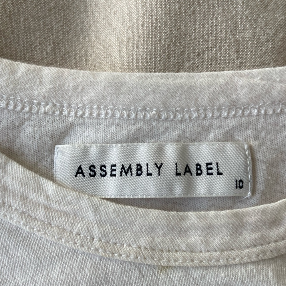 Assembly Label White logo Tee - Picture 2 of 2